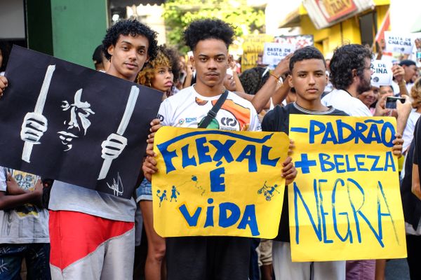 Marcha contra o extermínio da juventude negra nas ruas do Centro de Vitória por Fernando Madeira