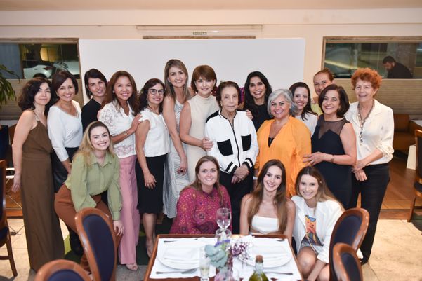 Aniversário surpresa de Solange Lube