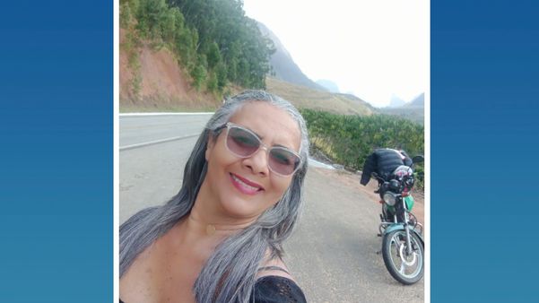 Filho estava caminhando na avenida e reconheceu o veículo da mãe, neste domingo (20); quando se aproximou, ficou sabendo da morte