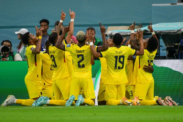 Jogadores do Equador comemoram vitória sobre o Catar