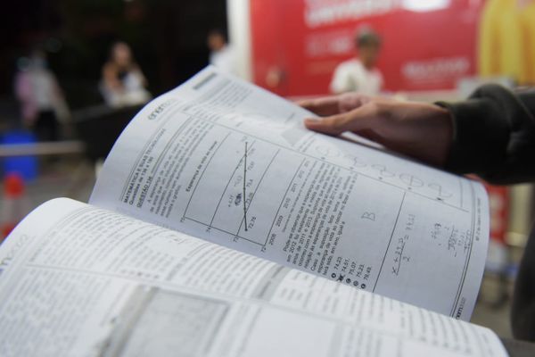 Calculadora de nota do Enem 2023 com o número de acertos em cada prova