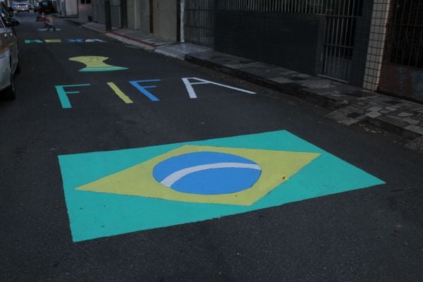 Pinturas nas ruas de Solon Borges, em Vitória por Beatriz Heleodoro