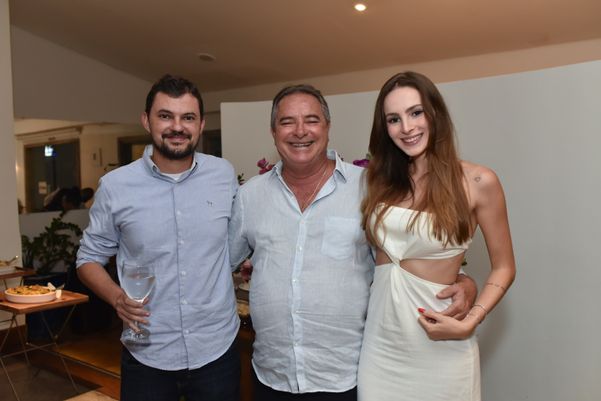 Sergio  Almenara e os filhos Gustavo e  Stephanie Ribeiro