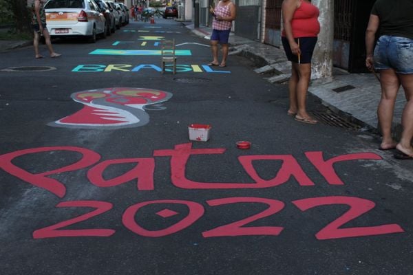 Vizinhos pintam as ruas de Solon Borges, em Vitória por Beatriz Heleodoro