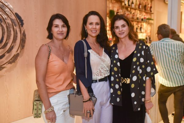 Simone Tiussi, Paula Mazzei, Camila Pitanga Salim