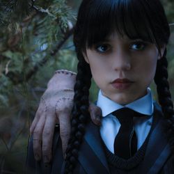 Jenna Ortega é Wandinha em série da Netflix