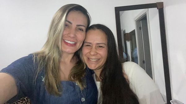 Ex-prostituta capixaba, Danielle Nazário posa com Andressa Urach