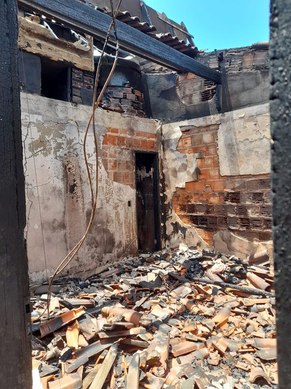 Incêndio atinge clínica de recuperação em Itapemirim por Defesa Civil de Itapemirim 