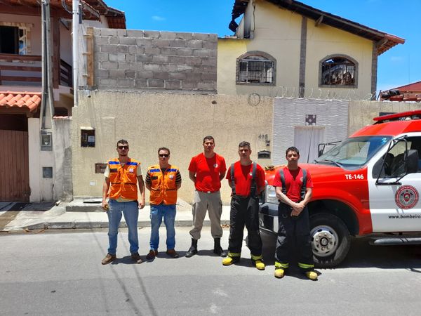Incêndio atinge clínica de recuperação em Itapemirim por Defesa Civil de Itapemirim 