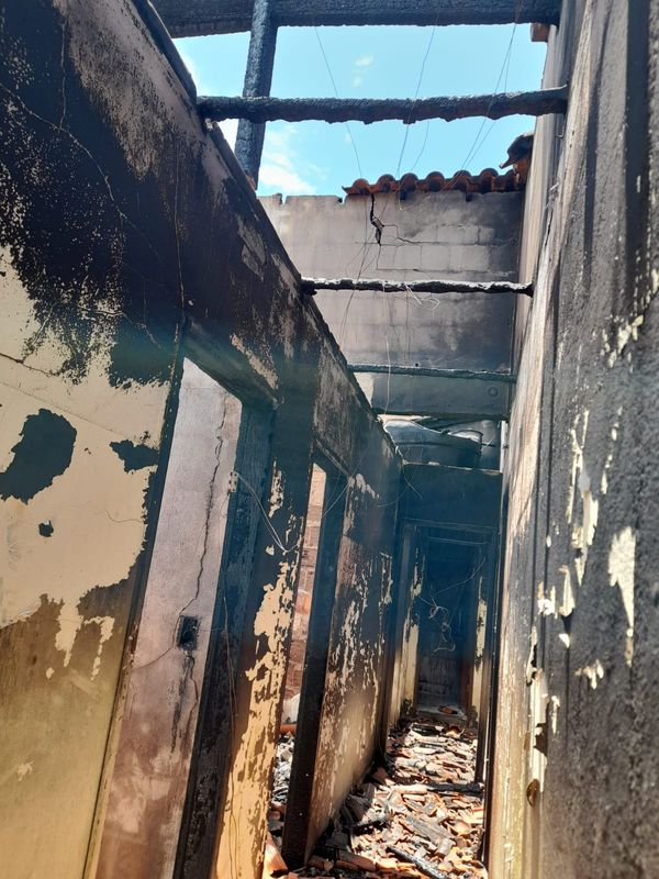 Incêndio atinge clínica de recuperação em Itapemirim por Defesa Civil de Itapemirim 