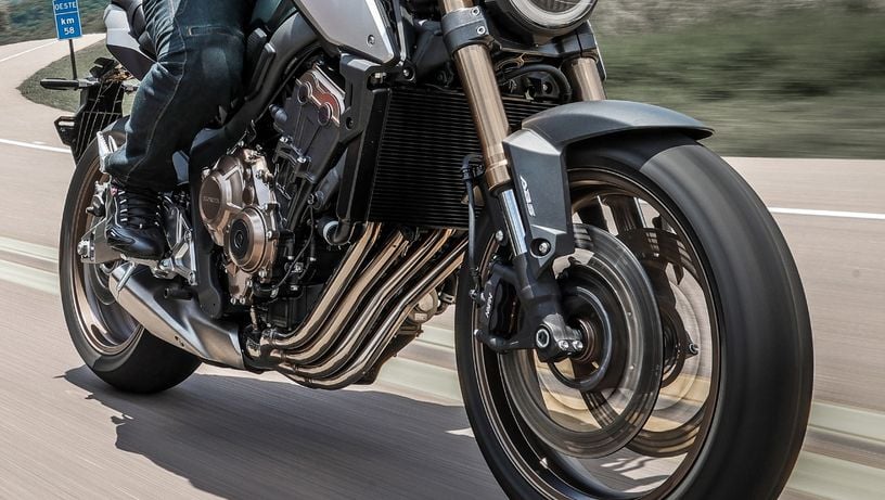 Os dois modelos da 650 contam com o motor tetracilíndrico de 88,4 cavalos e 6,13 kgfm 