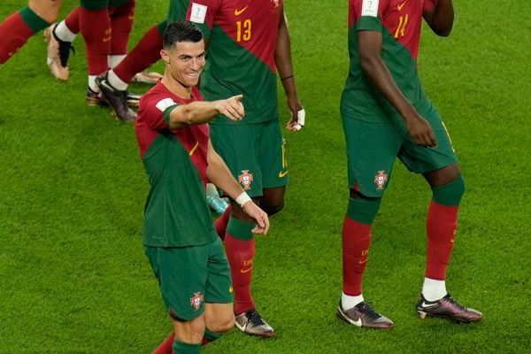 Cristiano Ronaldo, de Portugal,   comemora seu gol marcado sobre Gana