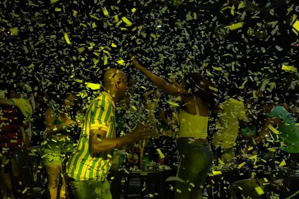 Torcida no Matrix Shows, em Cariacica, comemora vitória do Brasil na Copa contra a Sérvia por 2 a 0 por Fernando Madeira