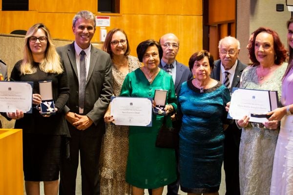 A entrega da Comenda de Mérito Legislativo Gedelti Victalino Teixeira Gueiros foi marcada por um sentimento de gratidão e momentos de emoção por Maranata/Divulgação