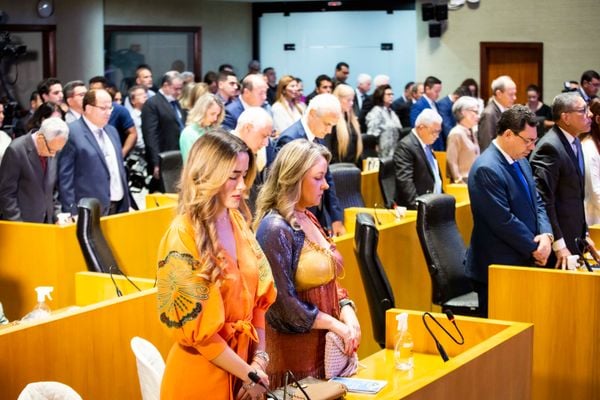A entrega da Comenda de Mérito Legislativo Gedelti Victalino Teixeira Gueiros foi marcada por um sentimento de gratidão e momentos de emoção por Maranata/Divulgação