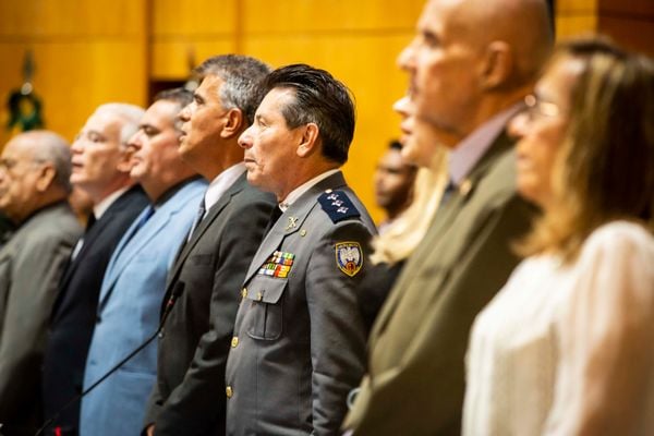 A entrega da Comenda de Mérito Legislativo Gedelti Victalino Teixeira Gueiros foi marcada por um sentimento de gratidão e momentos de emoção por Maranata/Divulgação