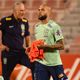 Imagem - "Se tiver que tocar pandeiro, vou ser o melhor pandeirista", diz Daniel Alves