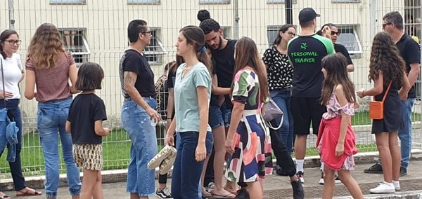 Comoção e tristeza em velórios das vítimas de ataque a escolas em Aracruz por Malu Silper