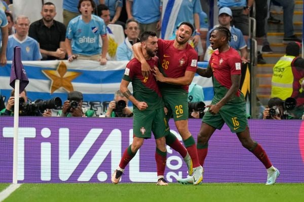 Bruno Fernandes, de Portugal, comemora o seu segundo gol