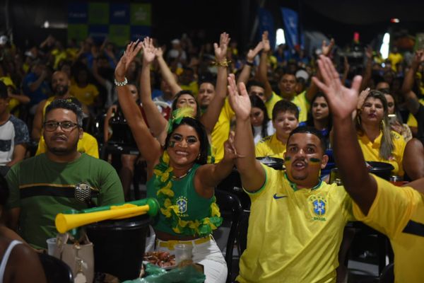Matrix Shows, em Cariacica: torcida comemora vitória do Brasil por 1 a 0 contra Suíça  por Ricardo Medeiros