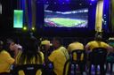 Torcida reunida para assistir ao jogo de Brasil e Suíça na Matrix Shows, em Cariacica(Ricardo Medeiros)