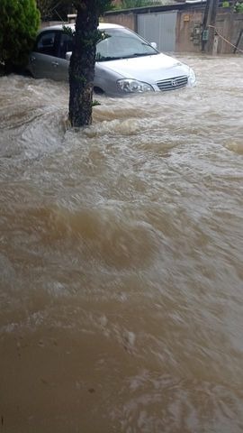 Chuva causa alagamentos em Jacupemba, Aracruz por Leitor | A Gazeta