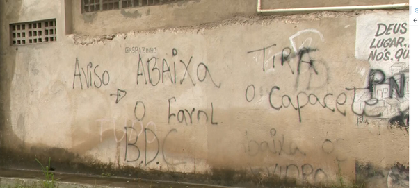 Pai e filha são baleados enquanto chegavam em casa, no bairro Alecrim, em Vila Velha