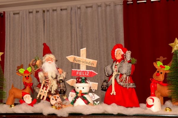 Meirelande Freitas decorou a casa para a chegada do natal  por Fernando Madeira