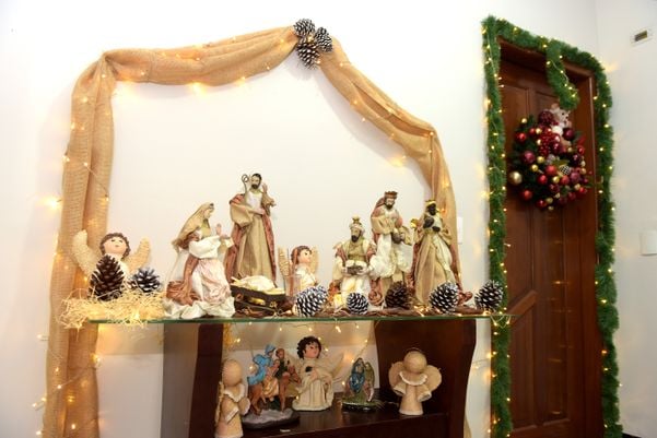 Meirelande Freitas decorou a casa para a chegada do natal  por Fernando Madeira