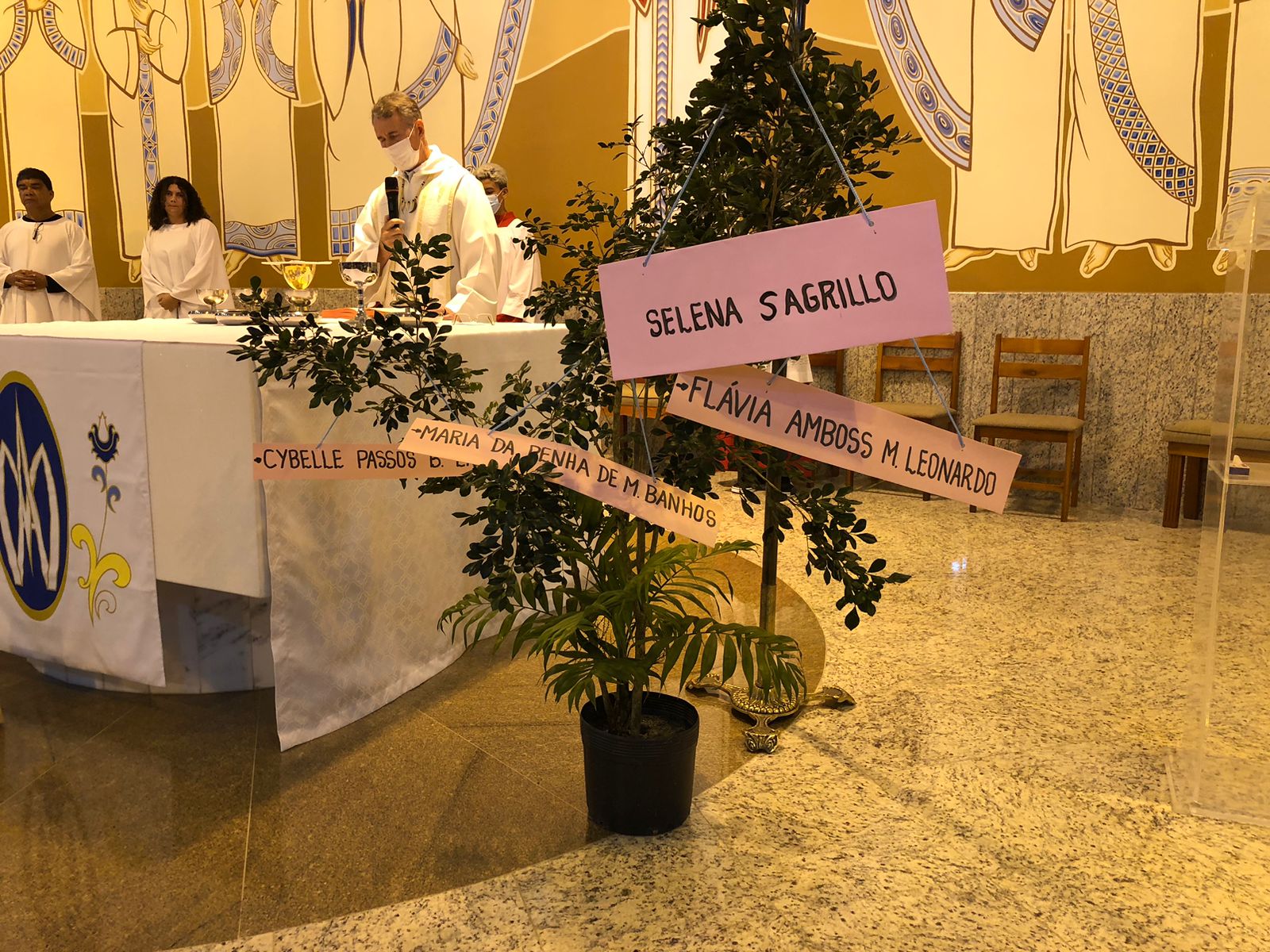 Familiares e amigos de Sala prestam homenagem na cidade natal do