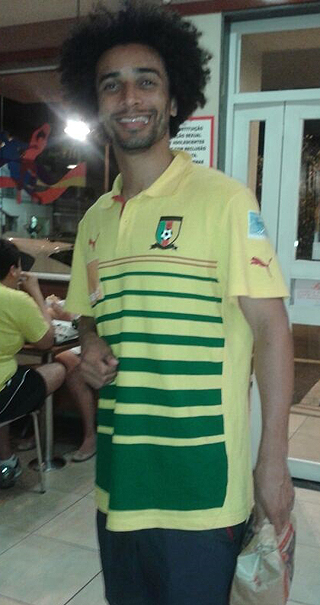 Benoit Assou-Ekotto deixou o hotel a noite para pedir um Fast Food
