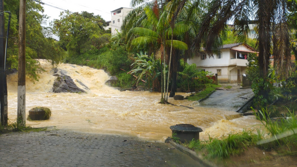 Foram registrados alagamentos provocados pela chuva em João Neiva por Divulgação \ Prefeitura de João Neiva