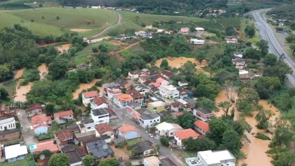 Foram registrados alagamentos provocados pela chuva em João Neiva por Divulgação \ Prefeitura de João Neiva