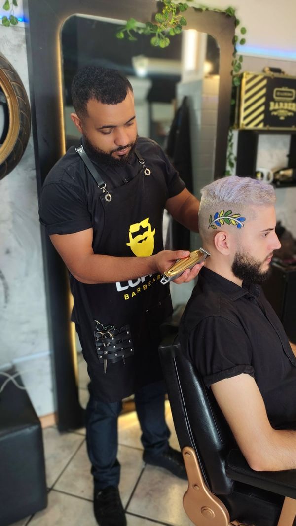 Corte 'antizica' de Richarlison e com cores do Brasil vira moda nas  barbearias, Espírito Santo