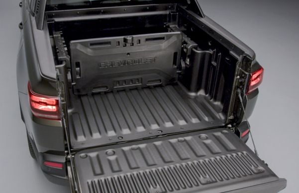 Caçamba comporta 874 litros, com sistema de vedação da cobertura por Chevrolet/Divulgação