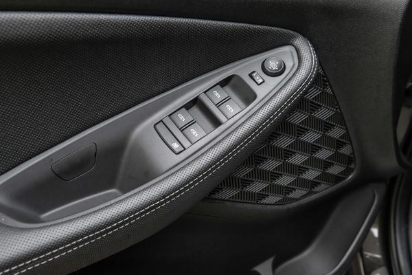 Vidros e retrovisores elétricos por Chevrolet/Divulgação