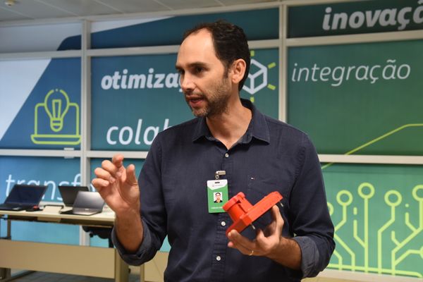 Carlos Coelho, gerente da engenharia de produção da Petrobras por Carlos Alberto Silva