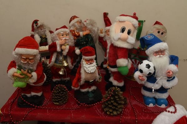 A professora aposenatada Andréa Lima adora decoração de Natal por Carlos Alberto Silva