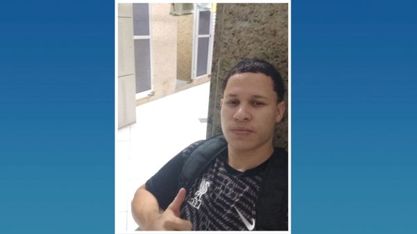 Jovem é morto a tiros ao voltar da escola para casa na Serra