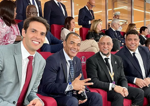 Kaká, Cafu, Roberto Carlos e Ronaldo acompanham jogo da Seleção Brasileira na Copa do Mundo