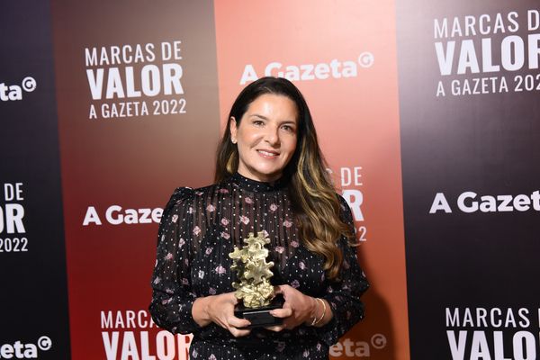 Patrícia Chieppe |  Águia Branca por Cloves Louzada