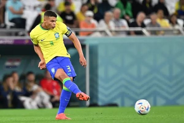 Capitão da Seleção Brasileira lamentou a derrota amarga nesta sexta-feira (9)