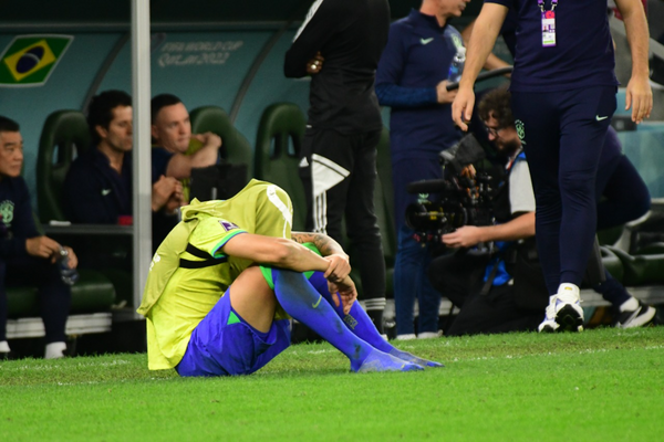 Fim do sonho: Brasil é eliminado da Copa do Mundo. por Vitor Jubini