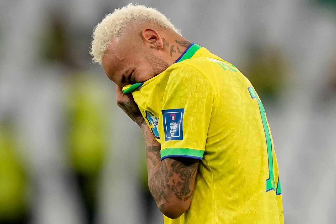 Rodrygo lamenta eliminação do Brasil na Copa do Mundo: Desculpa, Copa do  Mundo