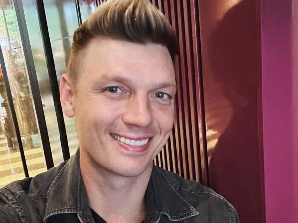 O cantor Nick Carter está sendo acusado de estupro nos Estados Unidos