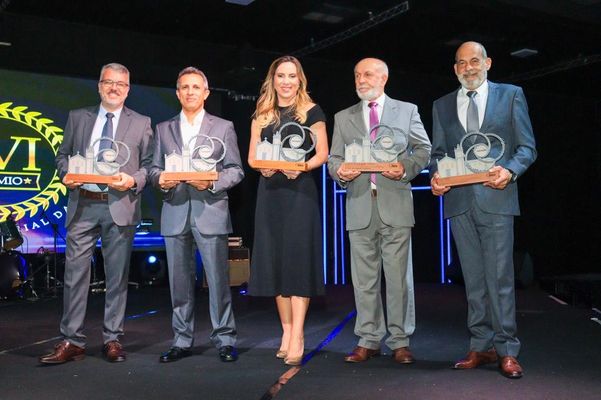 Alexandre Borges (Motociclo), Marcos Marcos Cesar de Lima e Souza (Fortlev), Cris Samorini (Findes), Pedro Delfino (DN Grupo SEI ) e Nacib Haddad Neto (Braslimp)