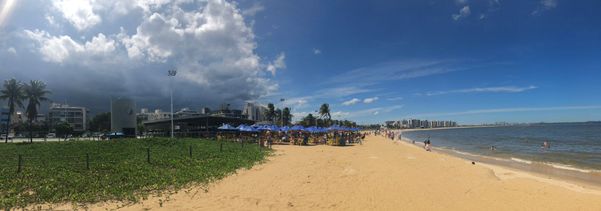 Praia de Camburi  por Alberto Borém