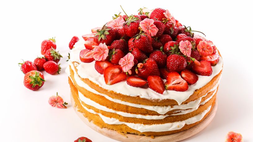 Bolo de morango com creme é tradicional no Japão durante o Natal