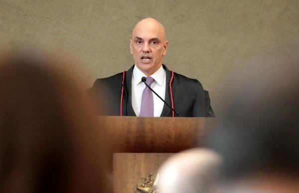 Alexandre de Moraes, presidente do TSE, durante discurso na cerimônia de diplomação de Lula