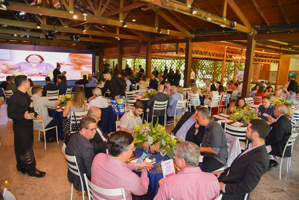 Anuário Espírito Santo 2022 foi lançado durante almoço no Cerimonial Oásis, em Vitória